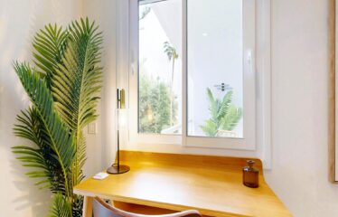 Lujoso Apartamento de 4 Dormitorios en Rio Real, con vistas al mar.