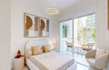 Lujoso Apartamento de 4 Dormitorios en Rio Real, con vistas al mar.