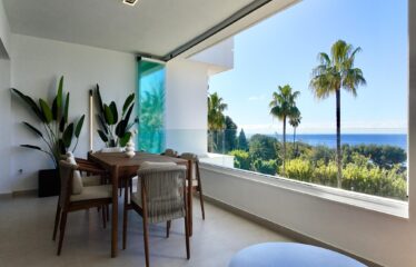 Lujoso Apartamento de 4 Dormitorios en Rio Real, con vistas al mar.