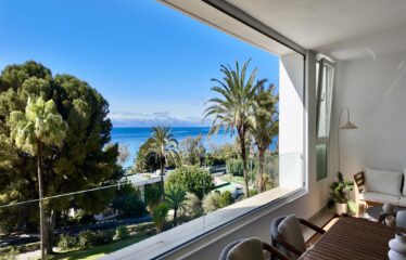 Lujoso Apartamento de 4 Dormitorios en Rio Real, con vistas al mar.