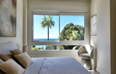 Lujoso Apartamento de 4 Dormitorios en Rio Real, con vistas al mar.