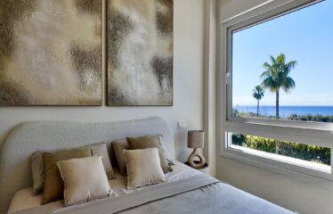 Lujoso Apartamento de 4 Dormitorios en Rio Real, con vistas al mar.