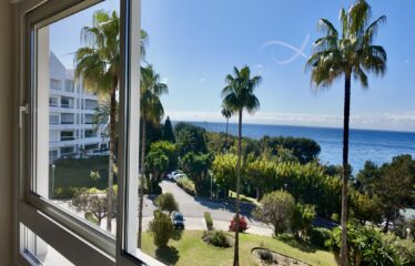 Lujoso Apartamento de 4 Dormitorios en Rio Real, con vistas al mar.