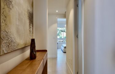 Lujoso Apartamento de 4 Dormitorios en Rio Real, con vistas al mar.