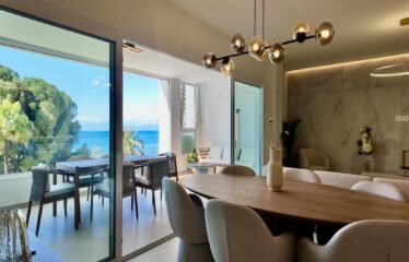 Lujoso Apartamento de 4 Dormitorios en Rio Real, con vistas al mar.